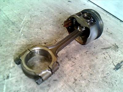 SUZUKI SWIFT 05-10 Dugattyú és hajtókar