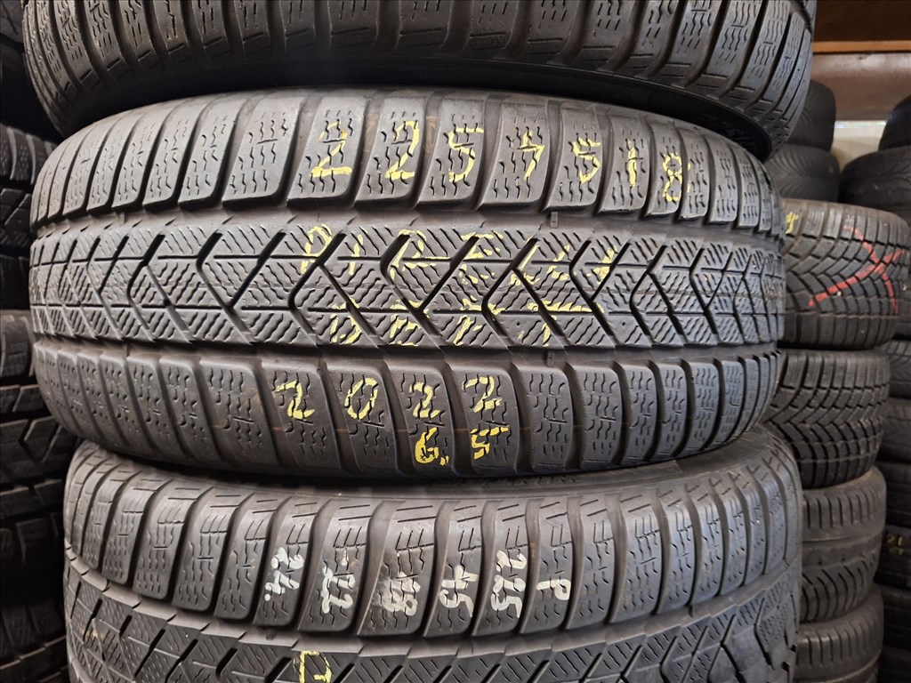  225/45/18" def.tűrő Pirelli téli gumi  1. kép