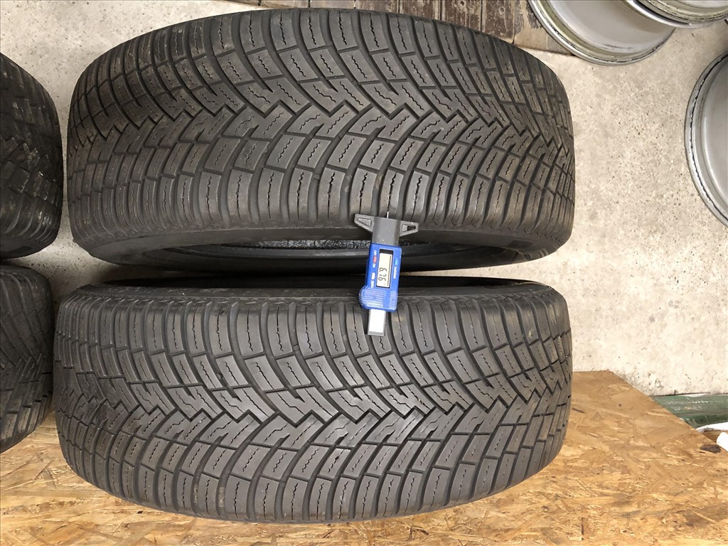  215/55/17 Pirelli négyévszakos gumi 215 55 17 5. kép
