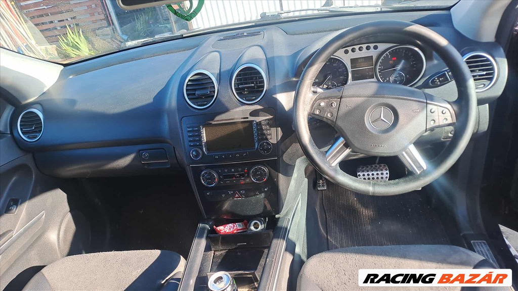 Mercedes ML 320 bontott alkatrészei vagy egyben bontásra eladó 4. kép