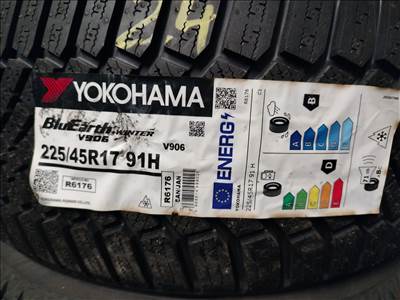  225/4517" új Yokohama téli gumi 