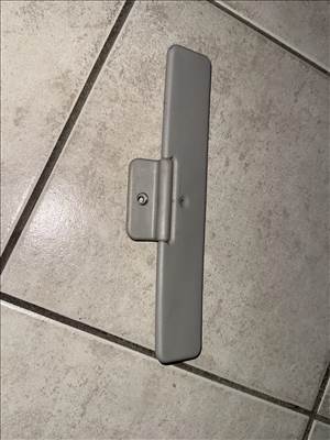 Audi A4 (B6/B7) 2.0 TDI középső napellenző 