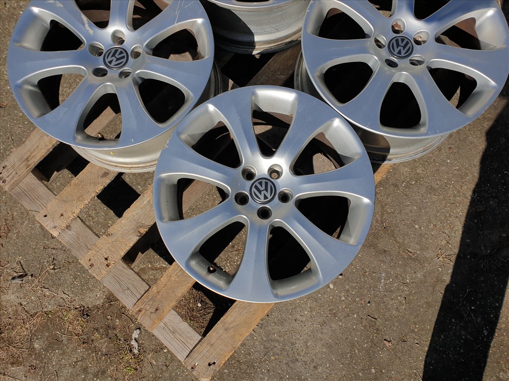 17" 5x100 Volkswagen Golf IV 4. kép