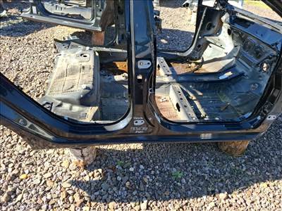 Ford Fiesta 5 ajtós jobb küszöb