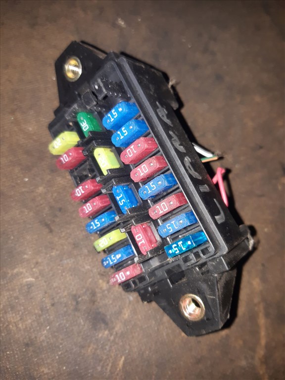 Suzuki Liana Biztosítéktábla / Relé Tábla 1. kép