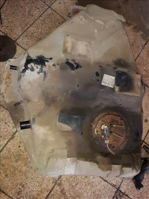 Mazda 5 05-10 Üzemanyag Tank  Üzemanyag Szintjelző CC30-42-010E