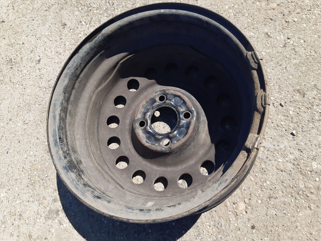 Renault Kangoo I <p>Felni méret: 14"</p><p>Felni szélesség: 5.5</p><p>Furatszám: 4</p><p>Osztókör: 100.0</p><p>ET szám: ET36</p><p>Agy Átmérõ: 60.0</p><p>Állapot: Normál</p><p>Érdeklõdéskor hivatkozzon erre: KIN-66926</p><p>Bármire van szüksége hívjon bizalommal!<br>Kizárólag munkaidõben hétfõtõl - péntekig 8-12 13-16 óráig!<br>Alkatrészek széles választékban!<br>Hivatalos Regisztrált Autobontó Kecel!<br>Vásároljon Megbízható Helyrõl Beszerelési Garanciával Profiktól!</p> 1. kép