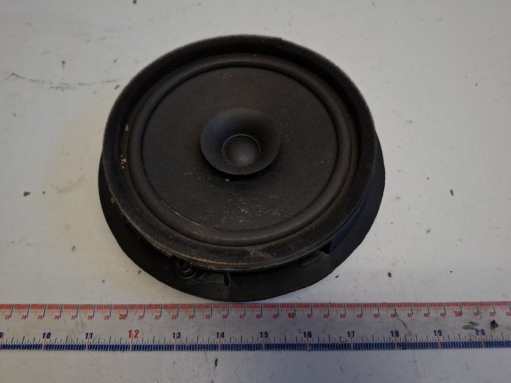 Suzuki Ignis jobb elsõ hangszóró 3910274P00 1. kép