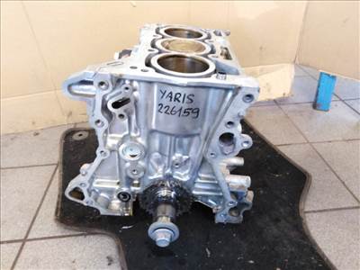 Toyota Yaris (XP130) motorblokk fûzött hengerfej nélkül
