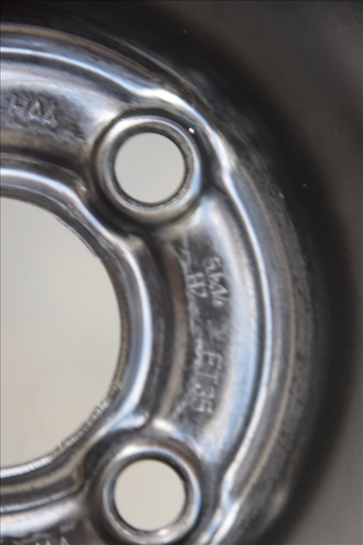 VW Lupo  4x100 lyukosztású 14" gyári felni lemezfelni, rajta 165/70 újszerű Dunlop téli gumi 5. kép