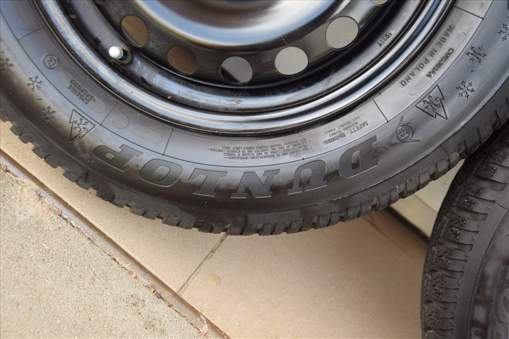 VW Lupo  4x100 lyukosztású 14" gyári felni lemezfelni, rajta 165/70 újszerű Dunlop téli gumi 8. kép