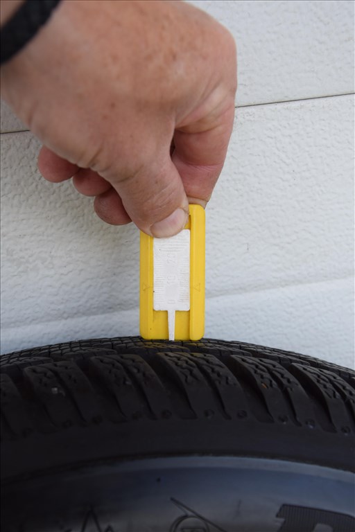 VW Lupo  4x100 lyukosztású 14" gyári felni lemezfelni, rajta 165/70 újszerű Dunlop téli gumi 15. kép