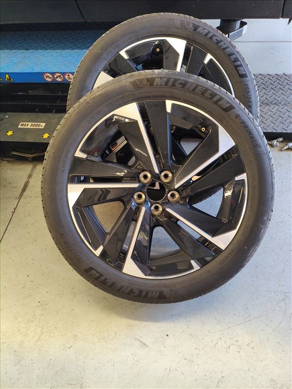  205/5519" újszerű Michelin nyári gumi gumi 7. kép