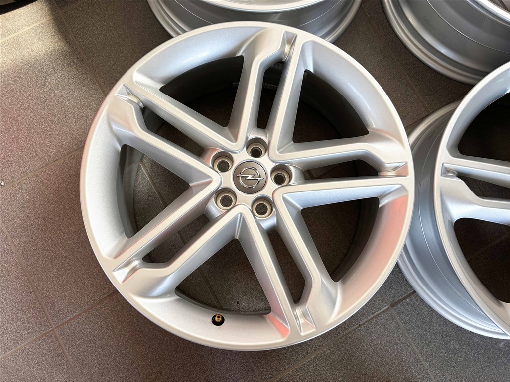  Opel 19" 5x105 gyári alufelni eladó 19 coll Mokka Astra 2. kép