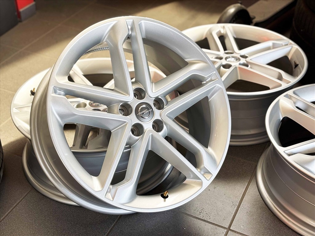  Opel 19" 5x105 gyári alufelni eladó 19 coll Mokka Astra 1. kép