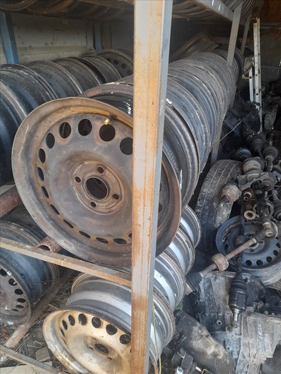  4x100 lyukosztású 15" használt felni 1. kép