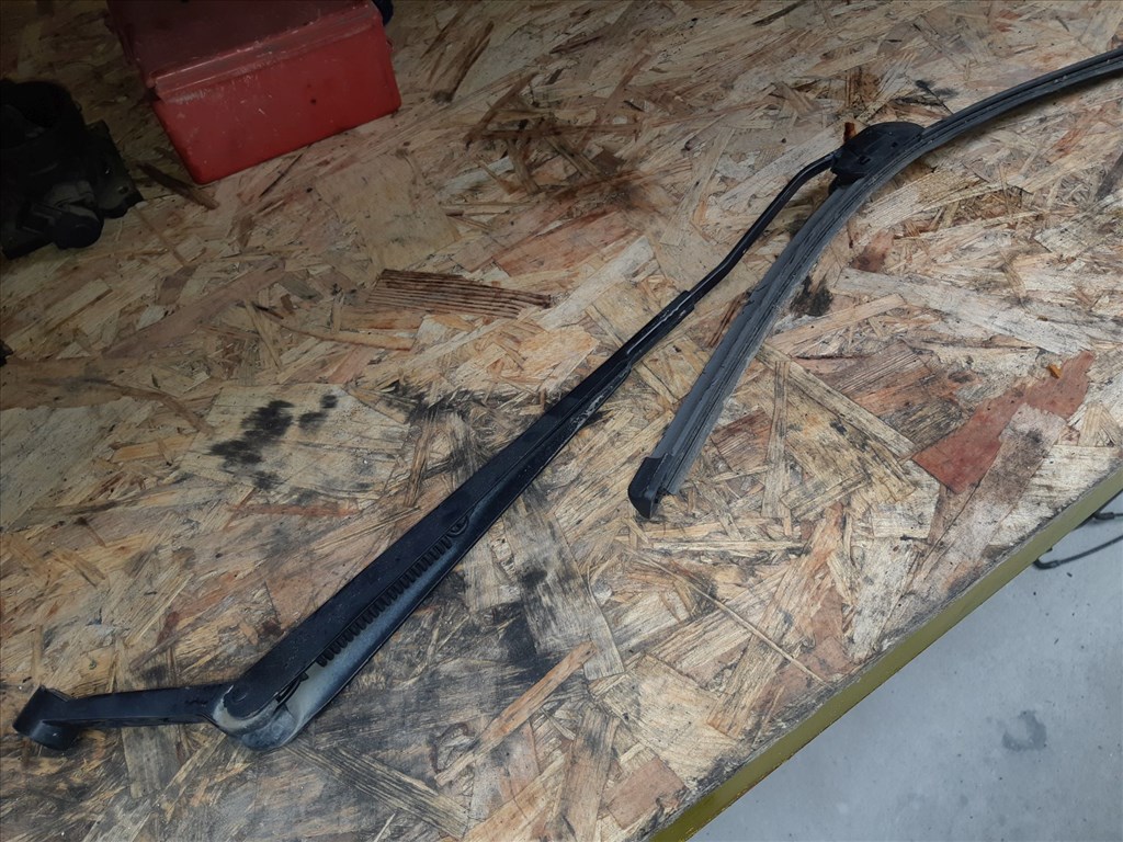 Toyota Corolla 00-06 Bal Elsõ Ablaktörlõ Kar 85221-02120-B 2. kép