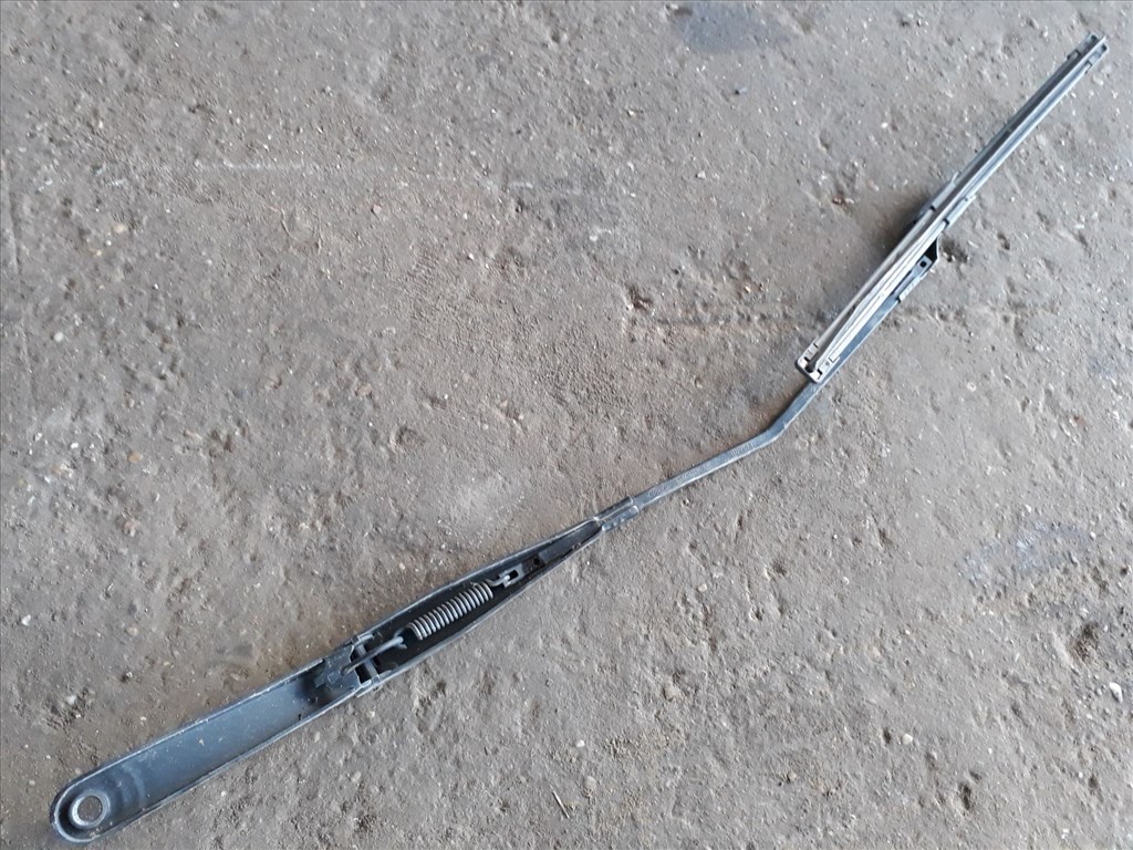 Ford Fiesta VII Jobb Elsõ Ablaktörlõ Kar 8A61 17526 BF 2. kép