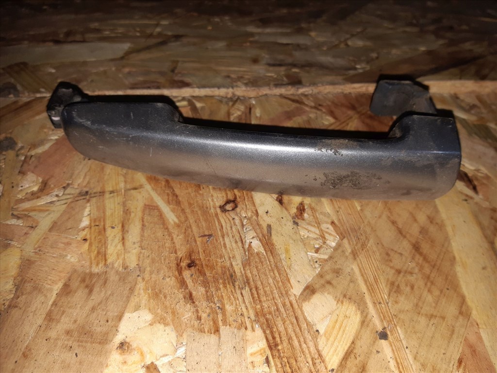 Suzuki Swift III 04-10 Bal Elsõ Külsõ Ajtókilincs 1. kép