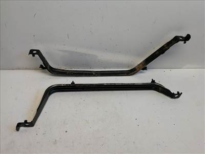 Mazda 3 (BM) üzemanyagtank tartó pánt