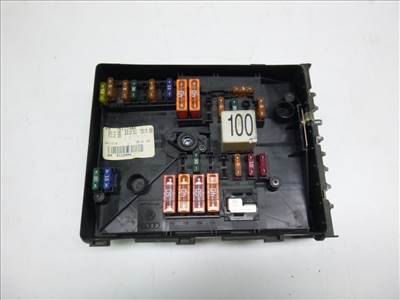 Volkswagen jetta (1k) biztosítéktábla motortér 1K0937125