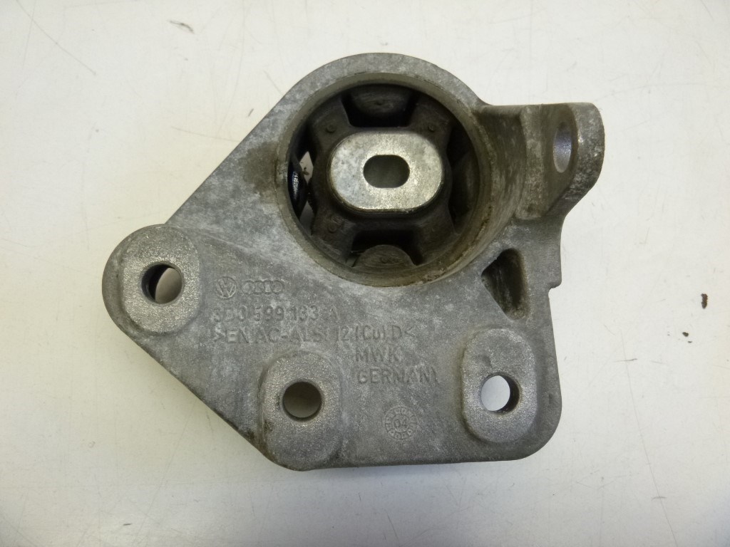 Volkswagen Phaeton elsõ differenciálmû tartóbak 3D0599133A 1. kép