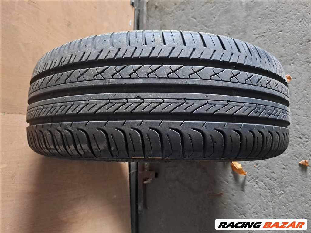1db 205/55 R16 GT Radial FE1 Nyári gumi eladó!ára! 8500Ft Állapota: 6-7mm minta 1. kép