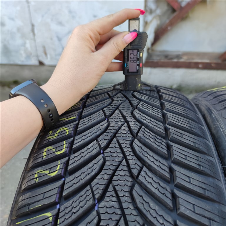 225/40 R18 Ceat téli gumi 99500ft a 4db/22/ 1. kép