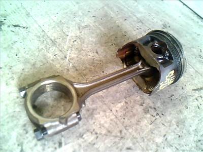 SUZUKI SWIFT 05-10 Dugattyú és hajtókar