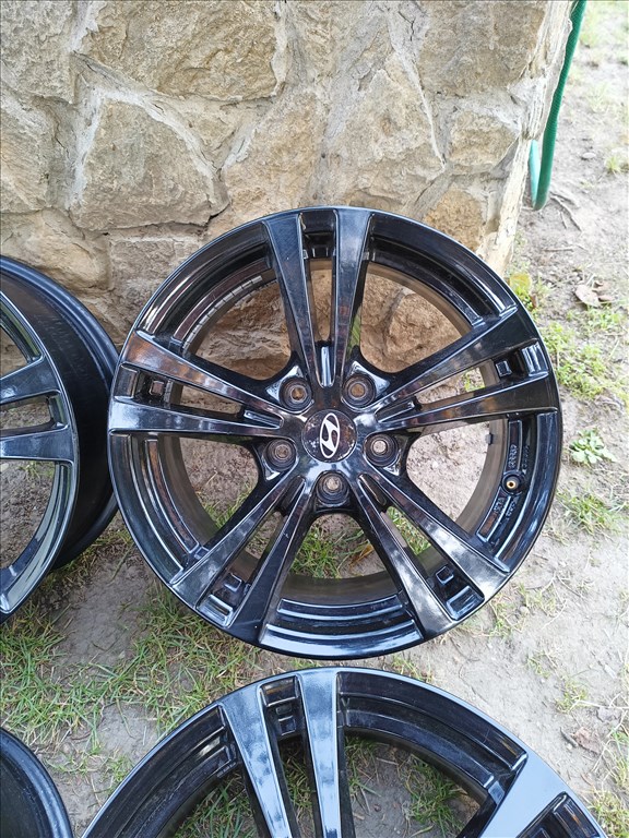  5x114.3 lyukosztású 17" újszerű Hyundai / Kia alufelni  5. kép