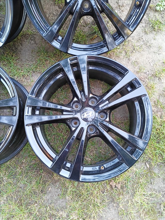  5x114.3 lyukosztású 17" újszerű Hyundai / Kia alufelni  7. kép
