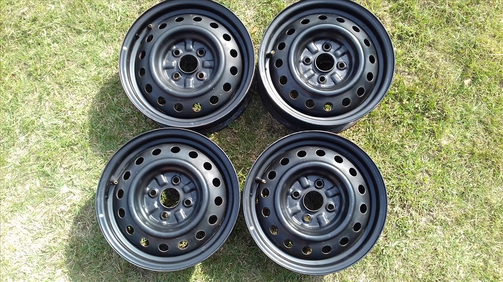  4x100 lyukosztású 5,5JJ 14" használt lemezfelni Hyundai Kia Toyota Suzuki 1. kép