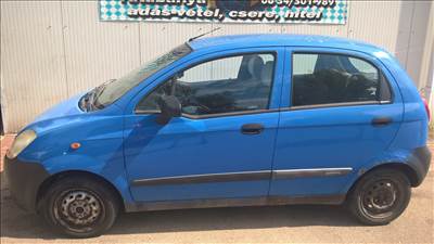 Chevrolet Spark bontott alkatrészei.