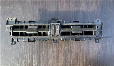 Toyota Corolla (E210) szellőzőrács 