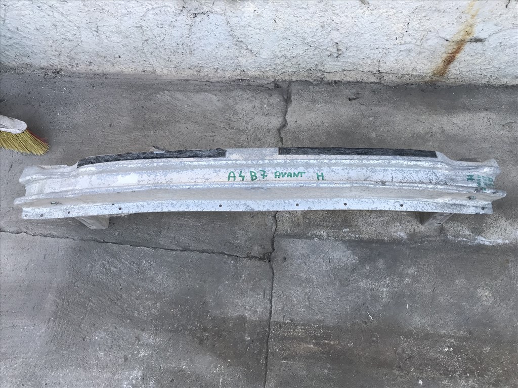 Audi A4 (B6/B7) Avant * hátsó lökhárító merevítő 1. kép