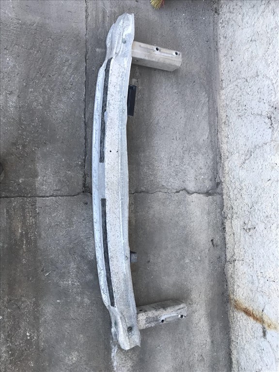 Audi A4 (B6/B7) Avant * hátsó lökhárító merevítő 2. kép