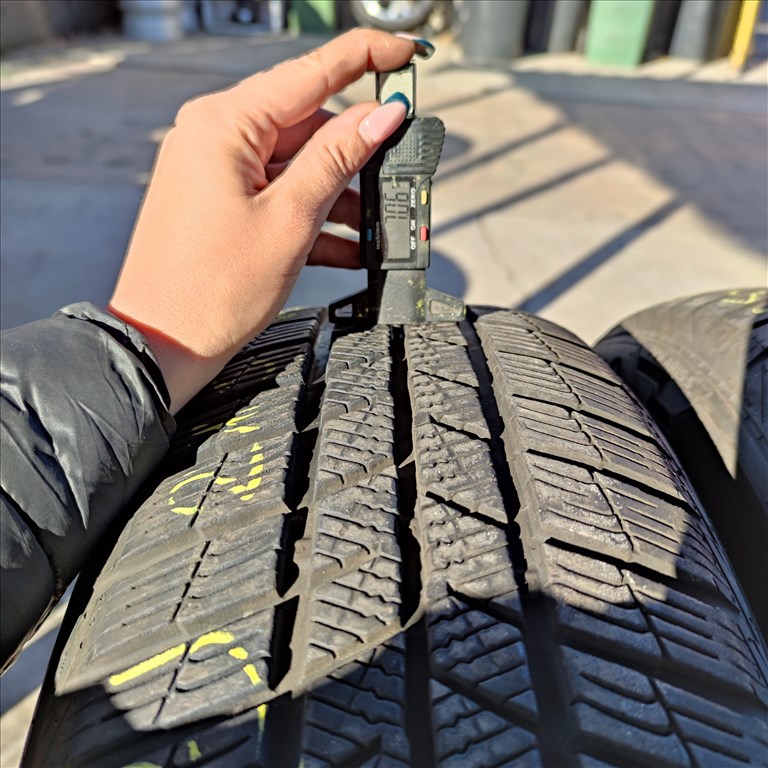  215/65 R17 Barum téli gumi 60000ft a 4db/202/ 1. kép