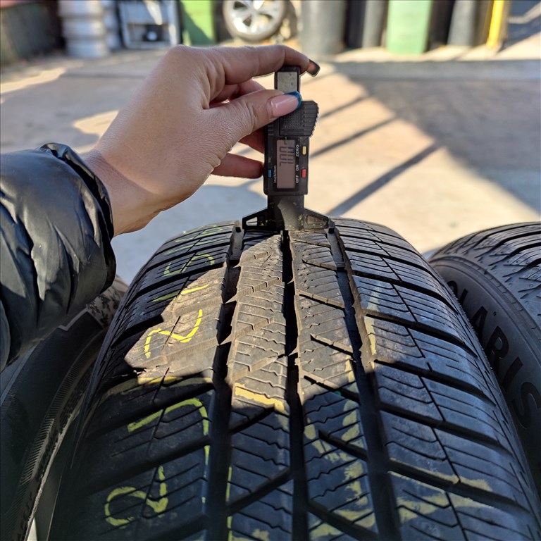  215/65 R17 Barum téli gumi 60000ft a 4db/202/ 2. kép