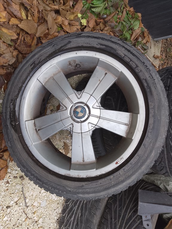  5x120 lyukosztású 17" használt OZ alufelni, rajta 225/50 használt Bridgestone téli gumi gumi  1. kép