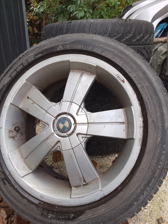  5x120 lyukosztású 17" használt OZ alufelni, rajta 225/50 használt Bridgestone téli gumi gumi  2. kép