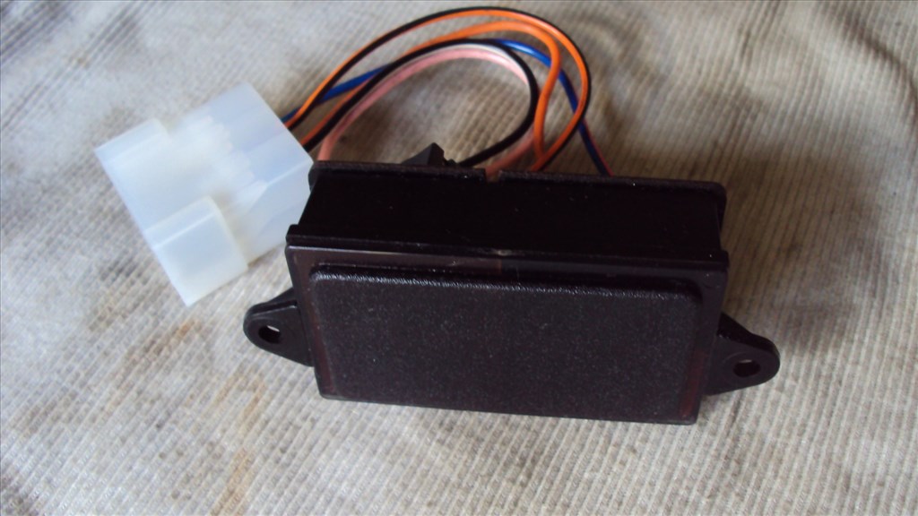 Lada 2104-2105 műszerfal ellenőrző kontroll lámpa 21053803010 4. kép