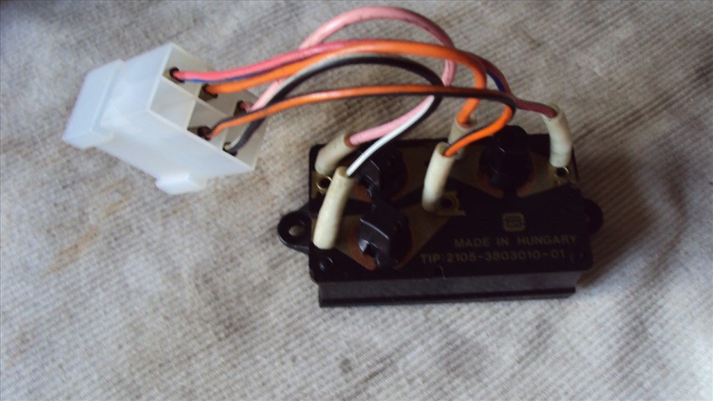 Lada 2104-2105 műszerfal ellenőrző kontroll lámpa 21053803010 9. kép