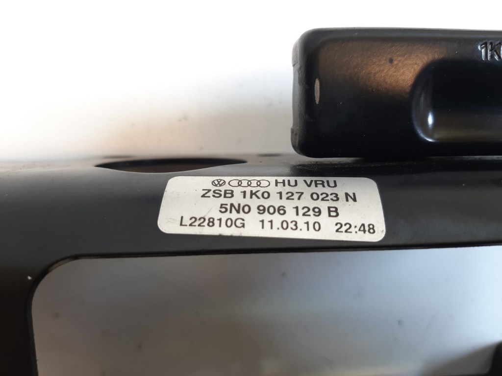 Audi A3 (8P) üzemanyagszivattyú 1K0906089A 3. kép