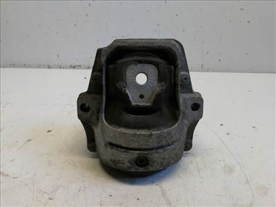 Audi A4 (8K B8) jobb első motortartó gumibak 8R0199381
