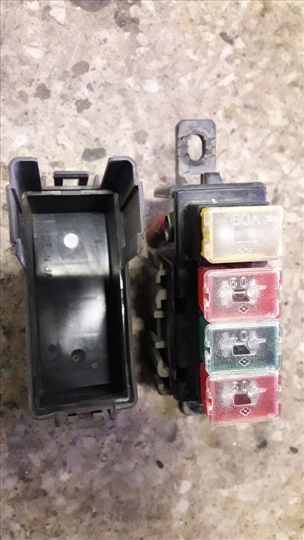 Suzuki Vitara Biztosítéktábla / Relé Tábla 2. kép