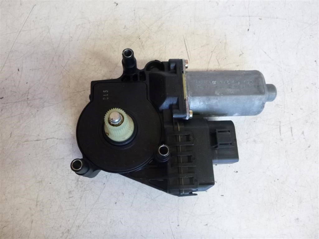 Audi A6 (C5 4B) jobb hátsó ablakemelõ motor 4B0959802B 1. kép