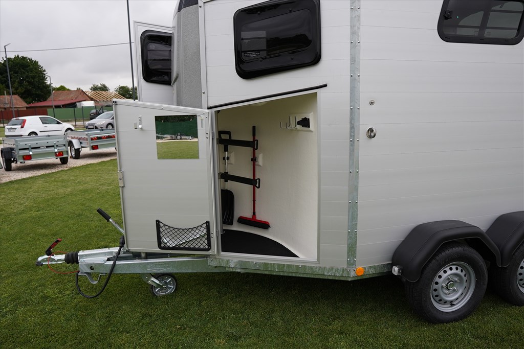 Új Böckmann lószállító utánfutó rendszámmal 5.789.000 Ft helyett 4.990.000 Ft 5. kép