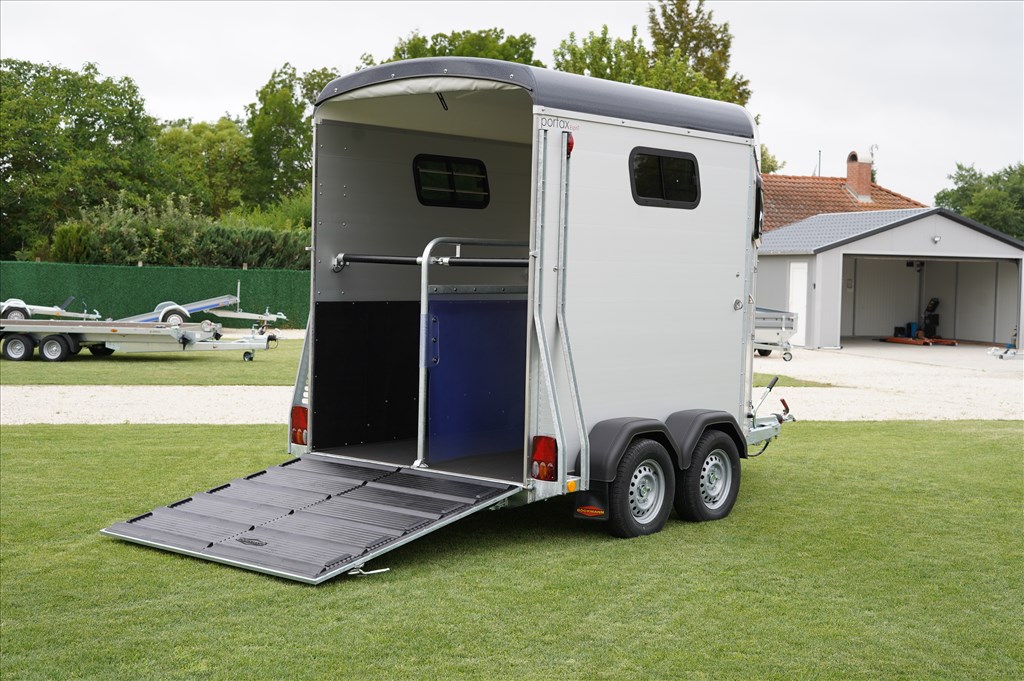 Új Böckmann lószállító utánfutó rendszámmal 5.789.000 Ft helyett 4.990.000 Ft 2. kép