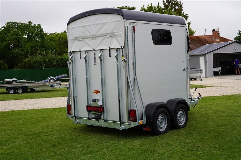 Új Böckmann lószállító utánfutó rendszámmal 5.789.000 Ft helyett 4.990.000 Ft 7. kép