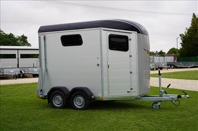 Új Böckmann lószállító utánfutó rendszámmal 5.789.000 Ft helyett 4.990.000 Ft